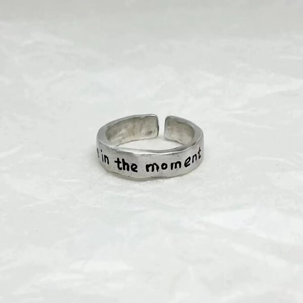 Live in the moment Ring